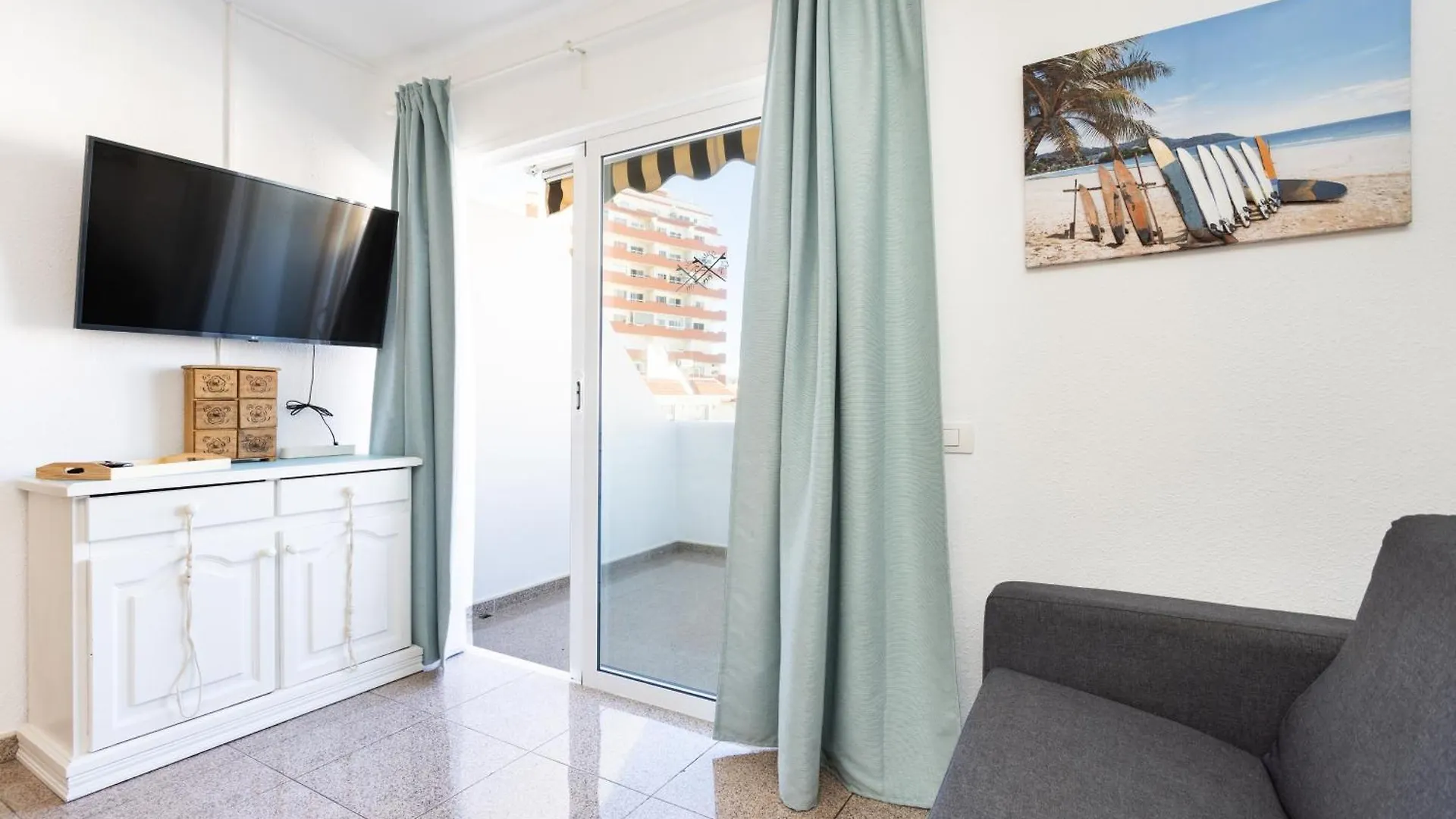 Apartment Home2Book Surf Vibes Apt Las Americas, Pool Playa de las Americas